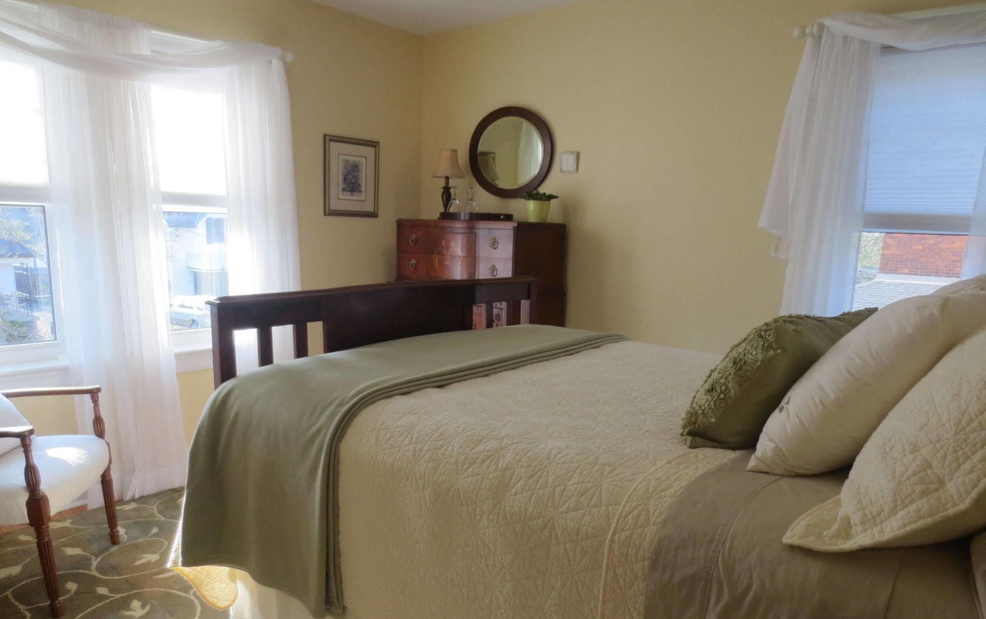 Bed and Breakfast Robinsong Thorold Exteriér fotografie